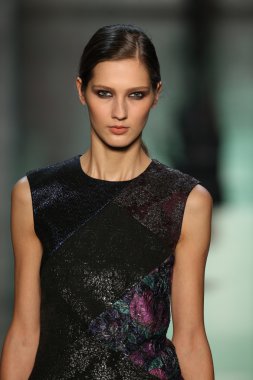 nicole miller defile