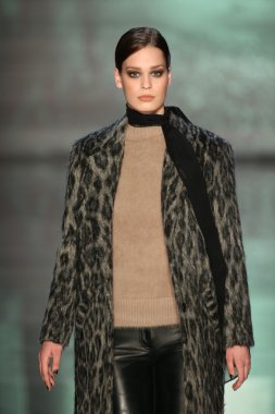 nicole miller defile