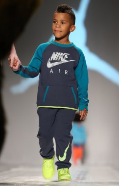 Nike Levi's çocuklar defile