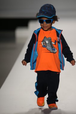 Nike Levi's çocuklar defile