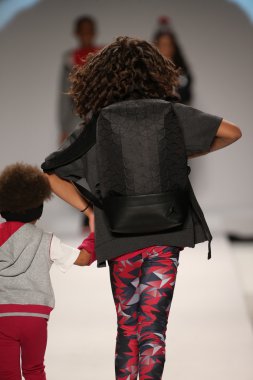 Nike Levi's çocuklar defile