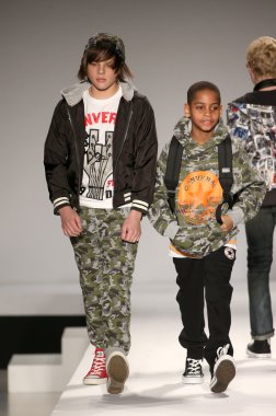 Nike Levi's çocuklar defile