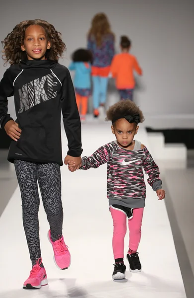 Nike Levi's Kids modeshow — Stockfoto