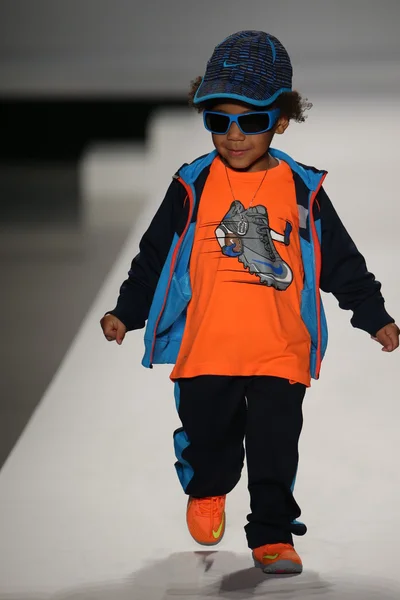 Pokaz mody dzieci Nike Levi's — Zdjęcie stockowe