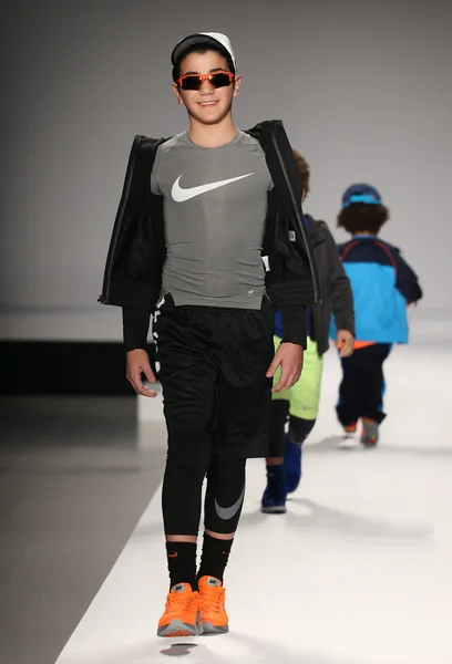 Nike Levi's Kids modeshow — Stockfoto