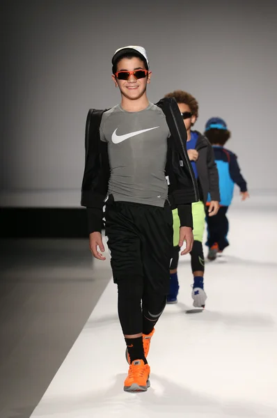 Nike Levi's Kids modeshow — Stockfoto
