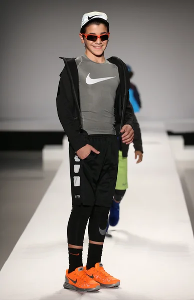 Nike levi 's kids fashion show — Stockfoto