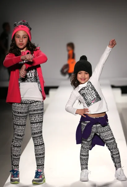 Nike Levi's Kids modeshow — Stockfoto