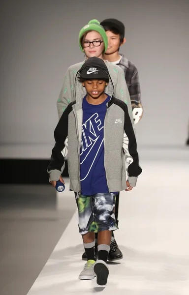 Nike Levi 's Kids fashion show — стоковое фото