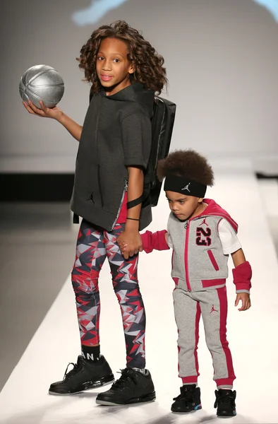 Nike Levi's Kids modeshow — Stockfoto