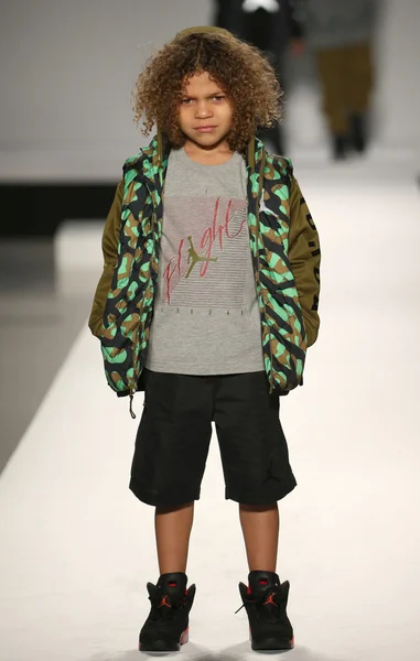 Pokaz mody dzieci Nike Levi's — Zdjęcie stockowe