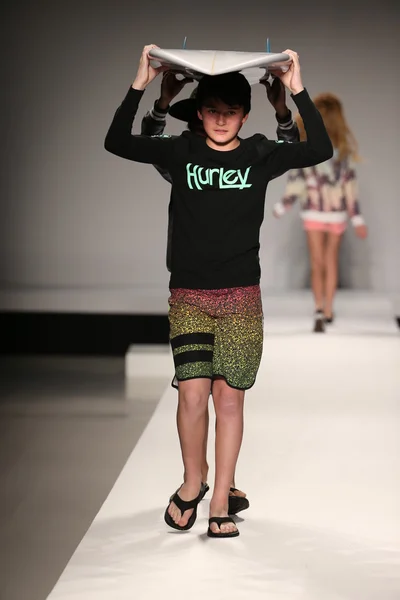 Nike levi 's kids fashion show — Stockfoto