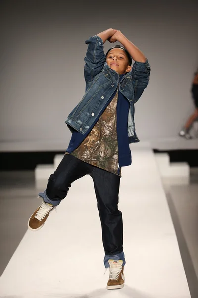 Nike Levi's Kids modeshow — Stockfoto