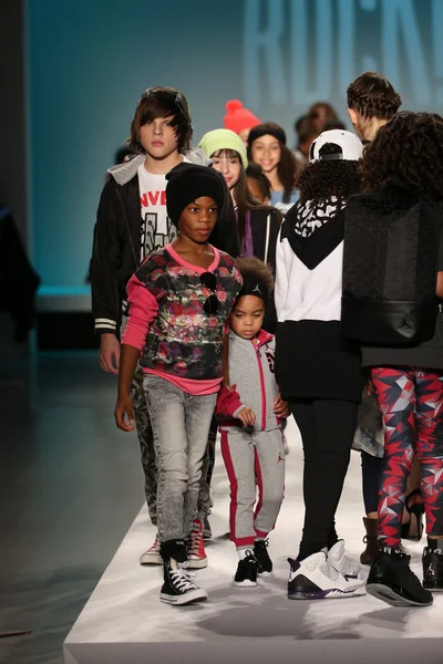 Nike Levi 's Kids fashion show — стоковое фото