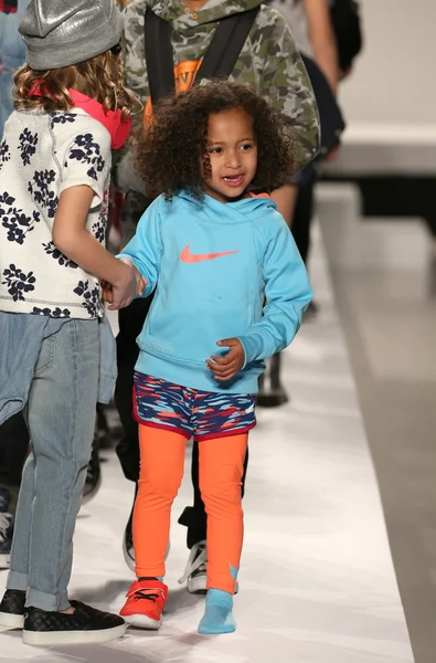 Nike Levi 's Kids fashion show — стоковое фото