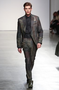 Perry Ellis sonbahar 2015