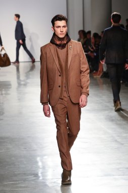 Perry Ellis sonbahar 2015