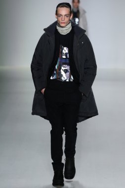 Richard Chai defile