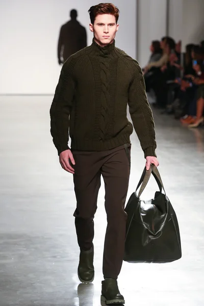 Perry ellis Herbst 2015 — Stockfoto