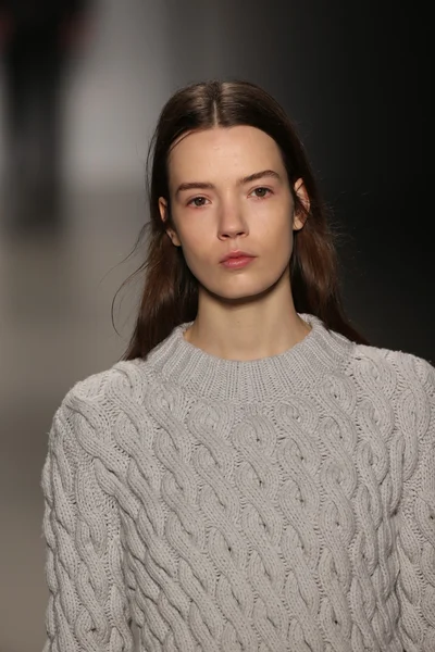 Orley pokaz mody podczas Mbfw jesienią 2015 — Zdjęcie stockowe