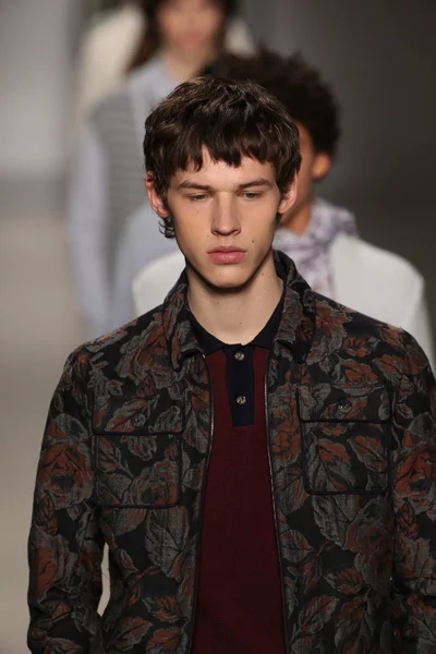 Mbfw 秋 2015年期間中に実際に Orley ファッションショー — ストック写真