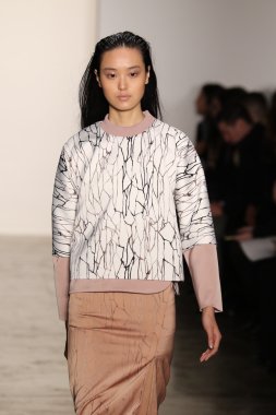 Jonathan Simkhai defile