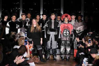 Astrid Andersen pist yapılan moda hafta Güz