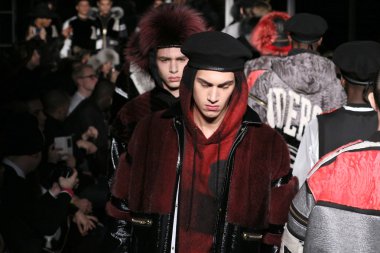 Astrid Andersen pist yapılan moda hafta sonbahar 2015