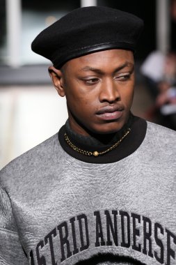 Astrid Andersen pist yapılan moda hafta sonbahar 2015