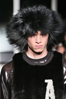 Astrid Andersen pist yapılan moda hafta sonbahar 2015