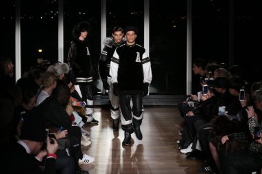 Astrid Andersen pist yapılan moda hafta sonbahar 2015