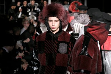 Astrid Andersen pist yapılan moda hafta sonbahar 2015