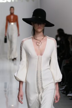 Zimmermann defile