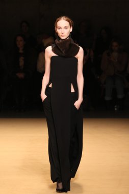 Sally Lapointe'ye defile