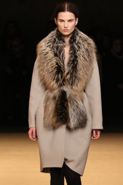 Sally Lapointe'ye defile