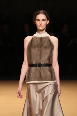 Sally Lapointe'ye defile