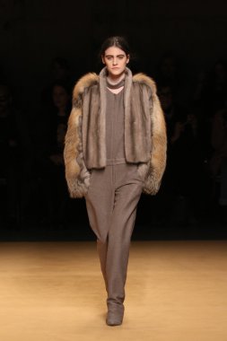 Sally Lapointe'ye defile