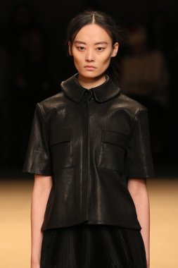 Sally Lapointe'ye defile