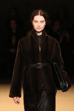 Sally Lapointe'ye defile