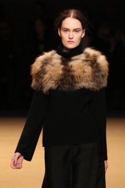 Sally Lapointe'ye defile