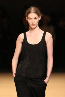Sally Lapointe'ye defile