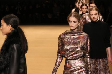 Sally Lapointe'ye defile