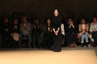 Sally Lapointe'ye defile