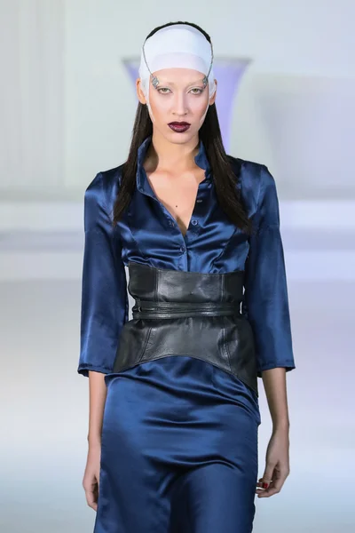 Nina Athanasiou Runway — Fotografia de Stock