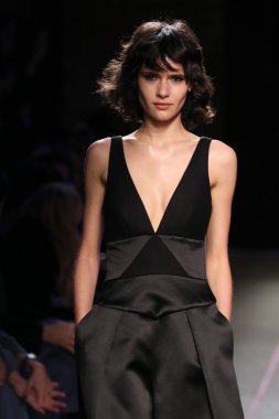 Milly Michelle Smith göstermek