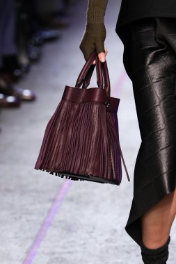 Milly Michelle Smith göstermek