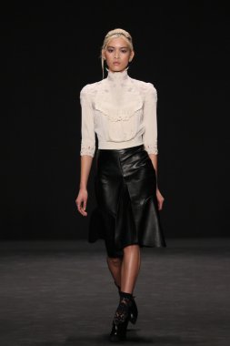 Vivienne Tam moda defilesi