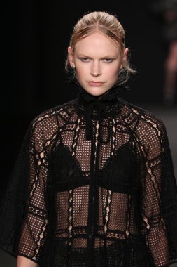 Vivienne Tam moda defilesi