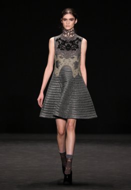 Vivienne Tam moda defilesi