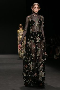 Vivienne Tam moda defilesi